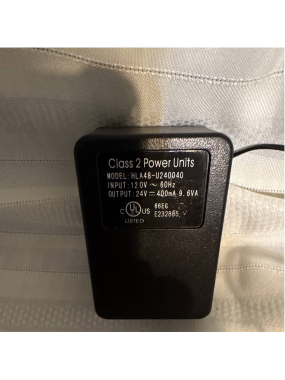 AC/DC Adapter 24V 400mA Black Powered HL448-U240040 2.5mm Jack US Plug